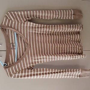 Old Navy taupe/beige v neck top